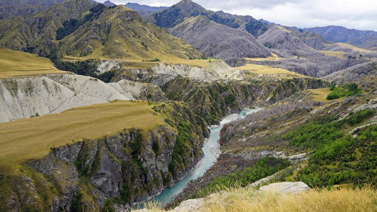 why-visit-queenstown-in-autumn
