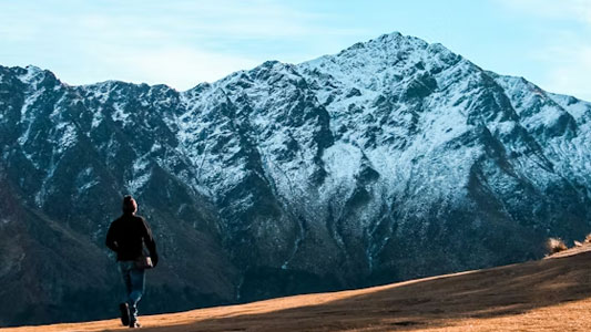 hiking-and-walking-spring