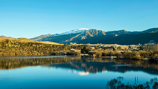 lake-hayes-spring-scenery